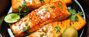 Salmão grelhado na Air Fryer com mel e molho de soja