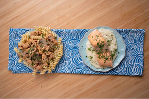 Strogonoff de Peru + Salmão com puré de couve-flor