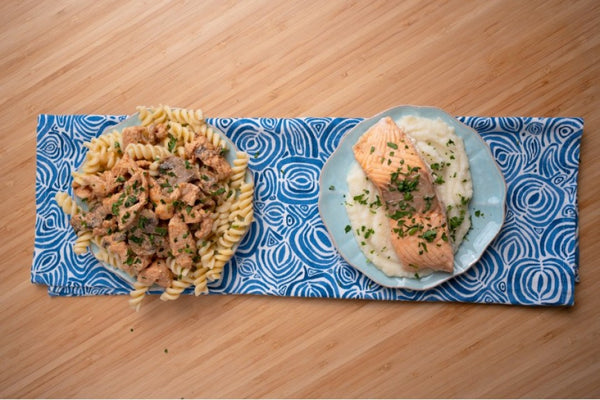 Strogonoff de Peru + Salmão com puré de couve-flor