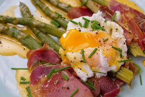 Espargos com Ovos Benedict no micro-ondas Air Fryer